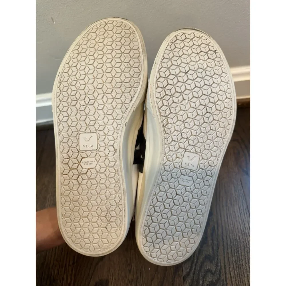 Veja Campo Sneaker White/black Leather Women's Sz @ $180